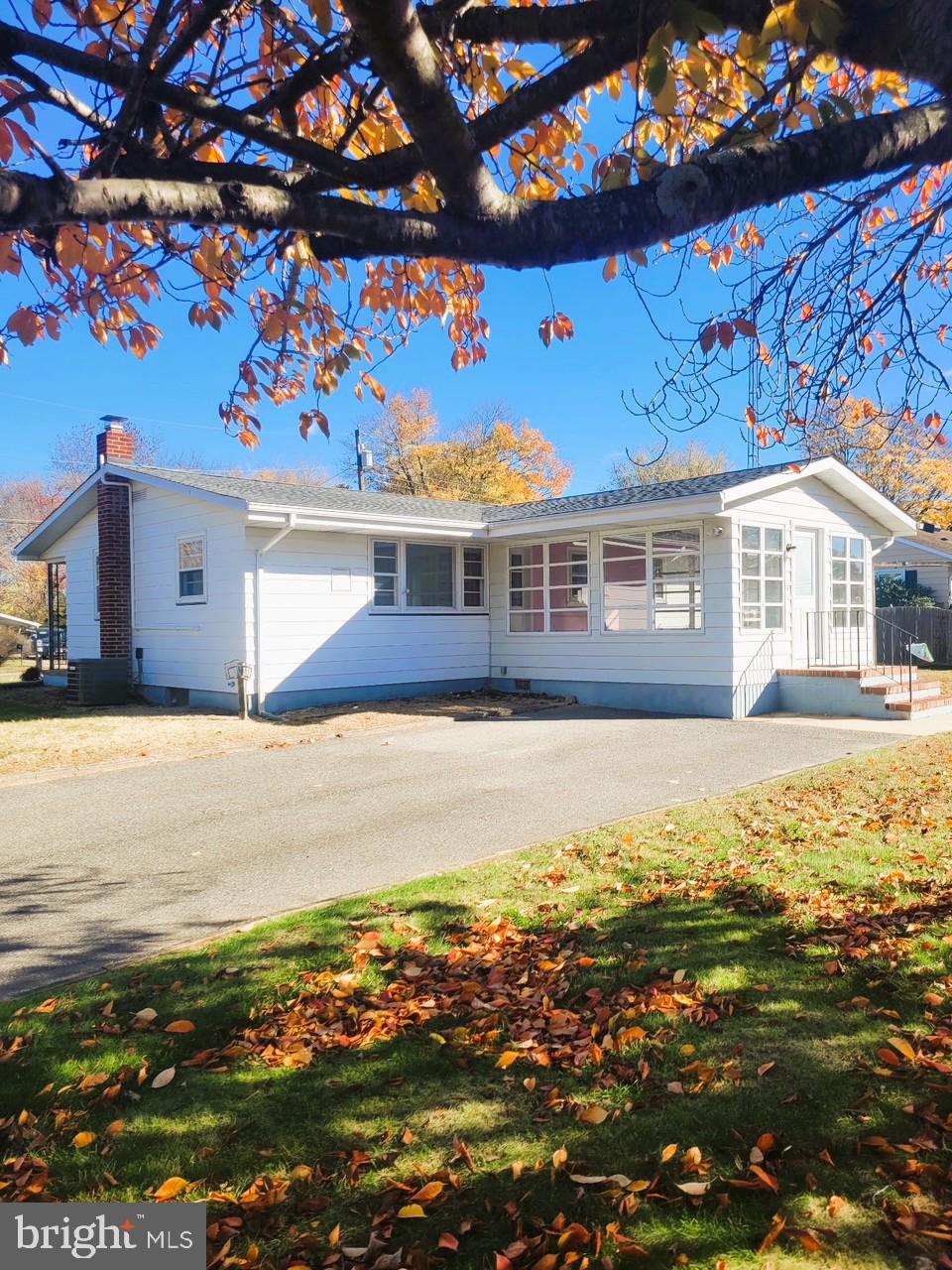24 Nestler Road Bridgeton, NJ 08302 - Photo 6 of 41 a view of a house with a ocean view