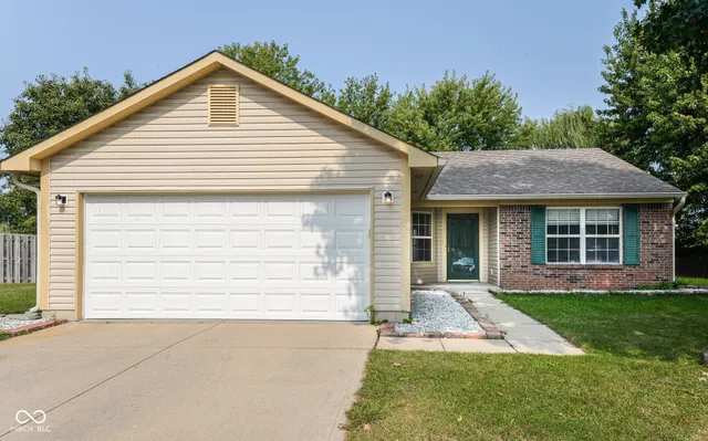 $1,800 | 776 Alvey Court, Greenwood, IN 46143