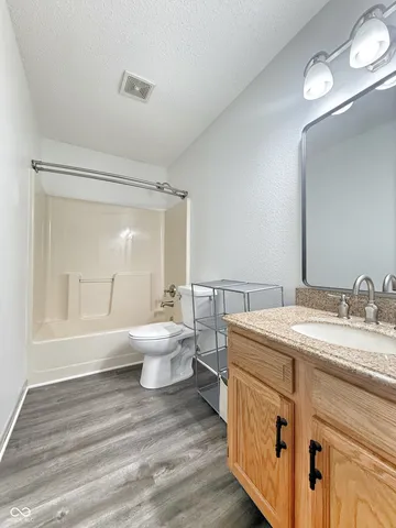 $1,800 | 776 Alvey Court, Greenwood, IN 46143