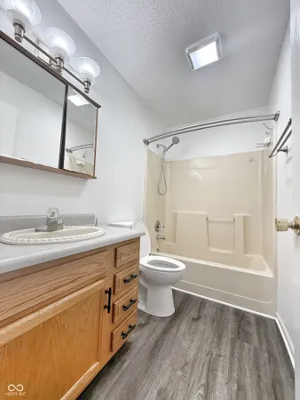 $1,800 | 776 Alvey Court, Greenwood, IN 46143