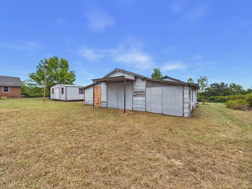 205 Padgetts Road Seale, AL 36875 - Photo 36 of 55 Barn