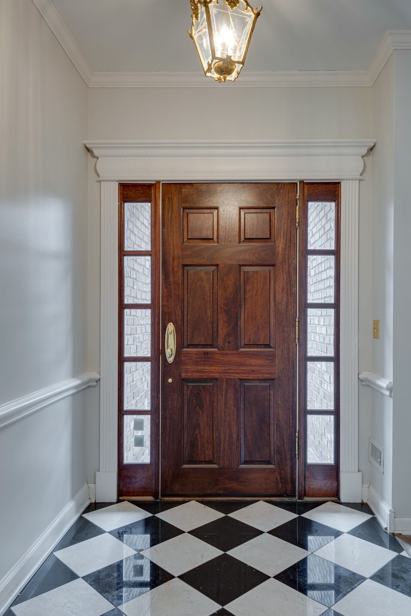 5927 Post Road Nashville, TN 37205 - Photo 5 of 22 an empty room with windows