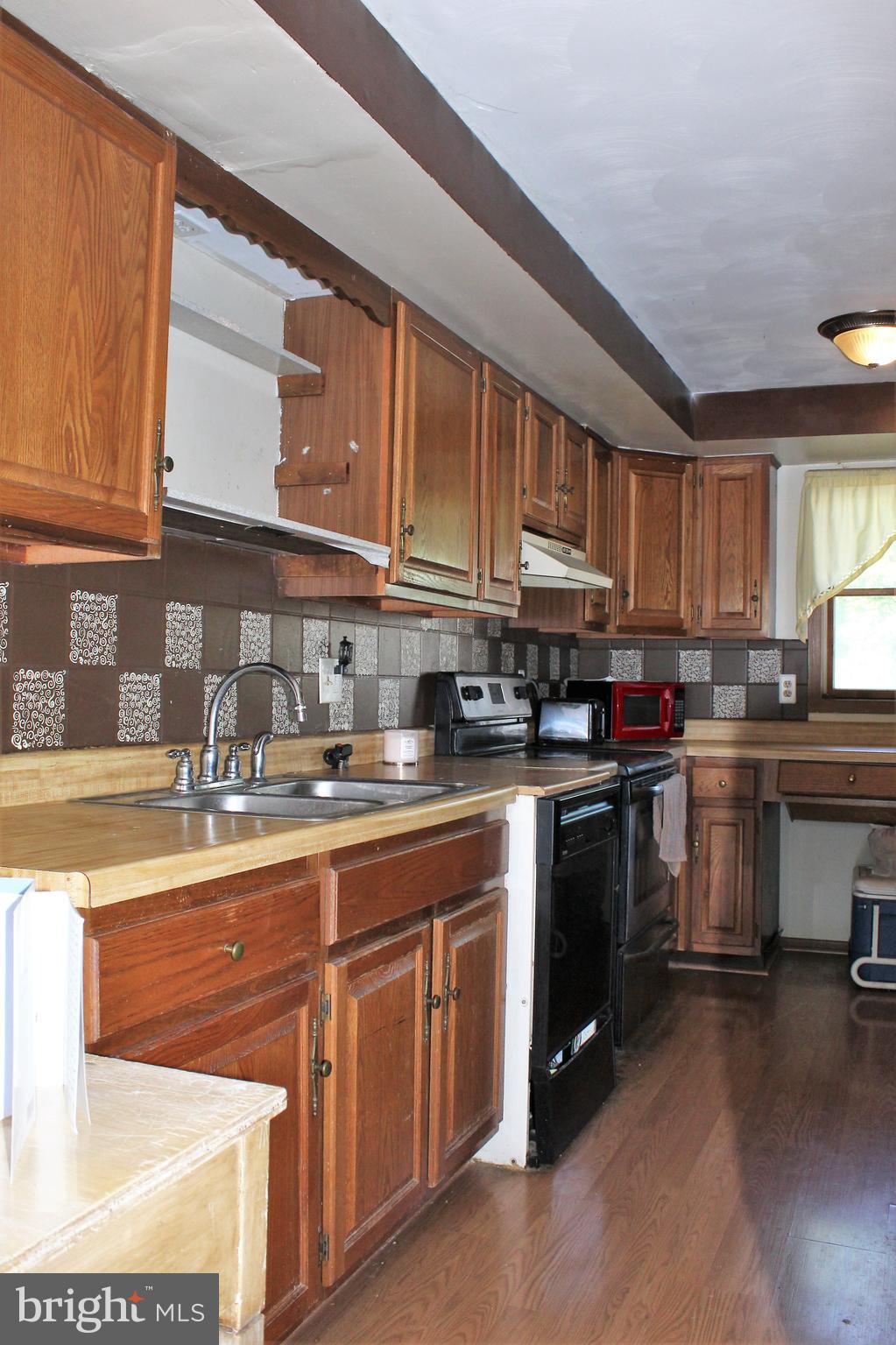 574 Valley Road Enola, PA 17025 - Photo 3 of 8 Gallery Image 3