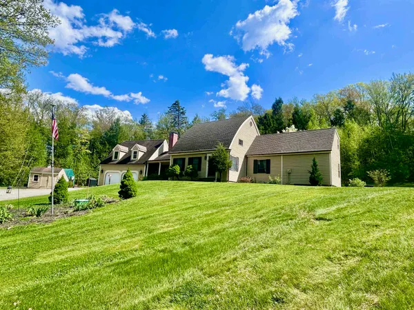 $799,000 | 1481 Bennington Road, Francestown, NH 03043