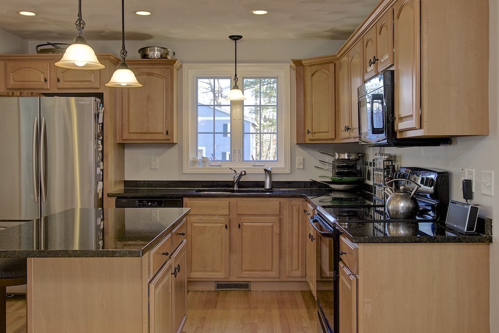 37 Riverside Drive North Reading, MA 01864 - Photo 8 of 26 Gallery Image 8