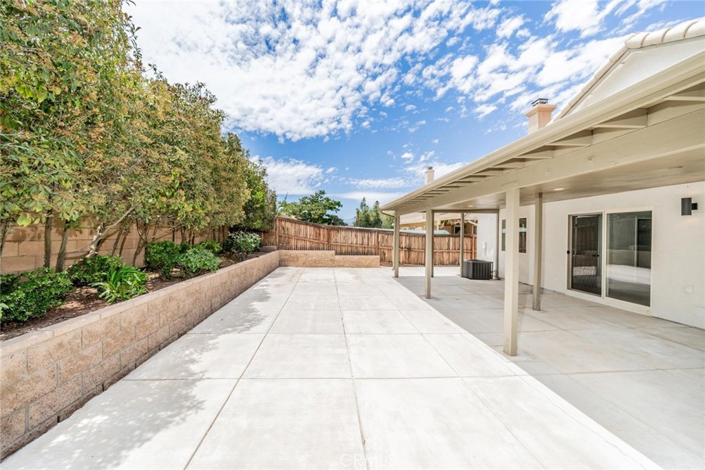 13645 Summit View Street Hesperia, CA 92344 - Photo 26 of 33