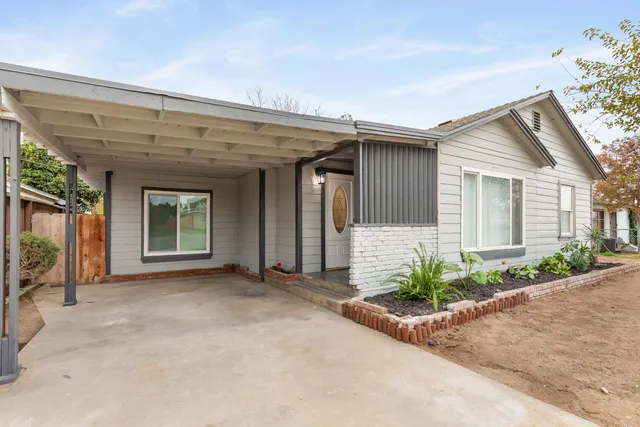 $299,900 | 4676 East Church Avenue, Fresno, CA 93725