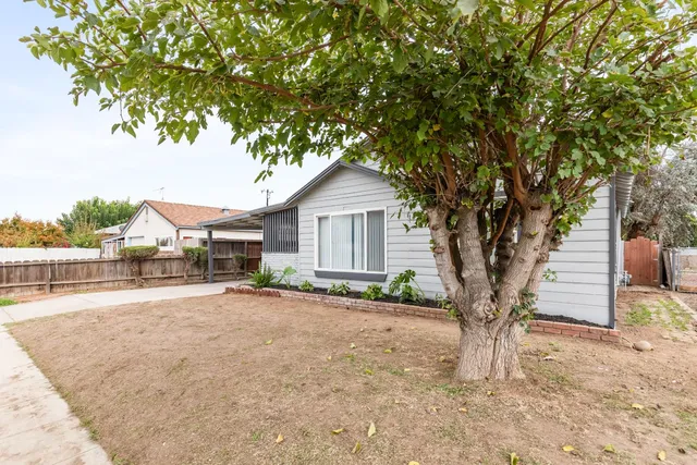 $299,900 | 4676 East Church Avenue, Fresno, CA 93725
