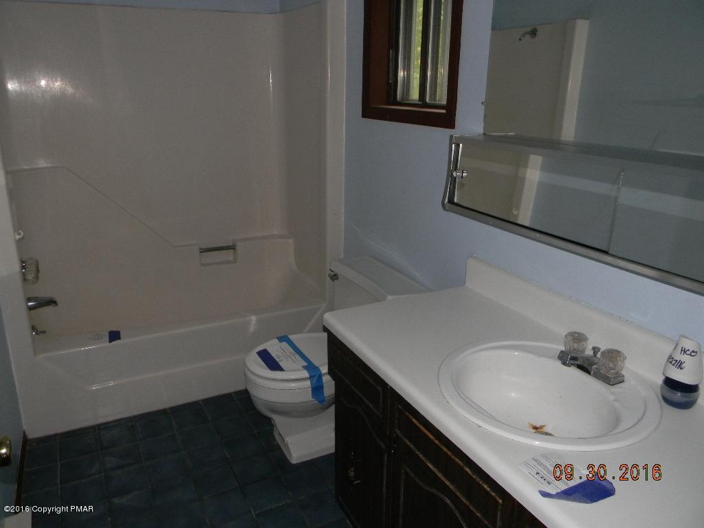 6100 Decker Road Bushkill, PA 18324 - Photo 11 of 15 Main Bathroom