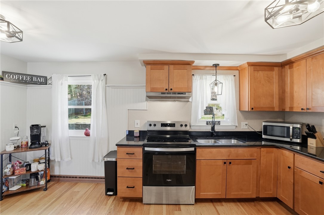 144 Blackrock Road Coventry, RI 02816 - Photo 3 of 33 Kitchen