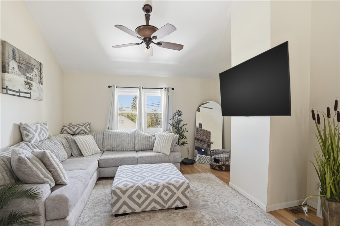 144 Blackrock Road Coventry, RI 02816 - Photo 6 of 33 Living room