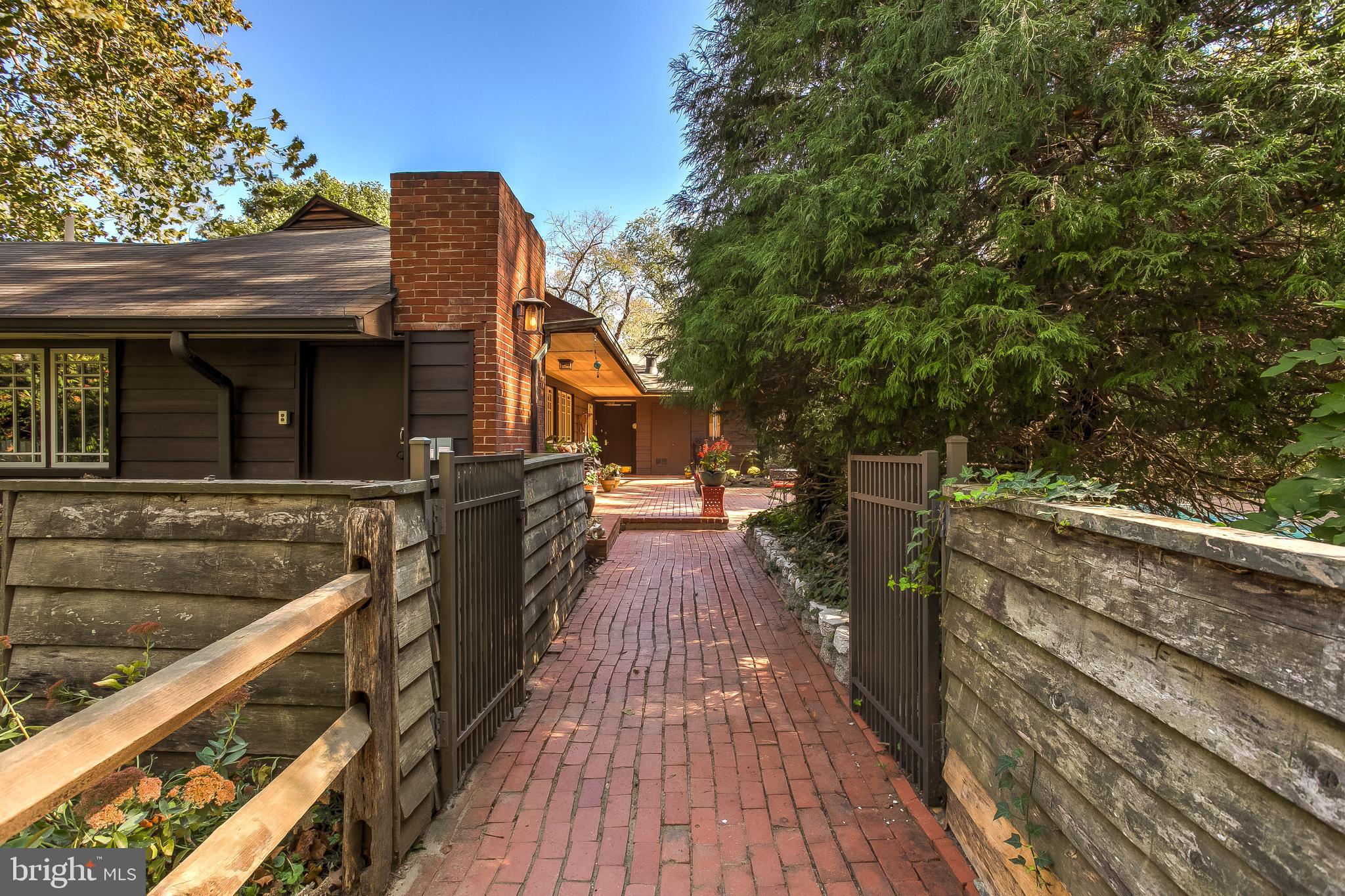 14505 Cactus Hill Road Accokeek, MD 20607 - Photo 4 of 83 Mid Century Elements