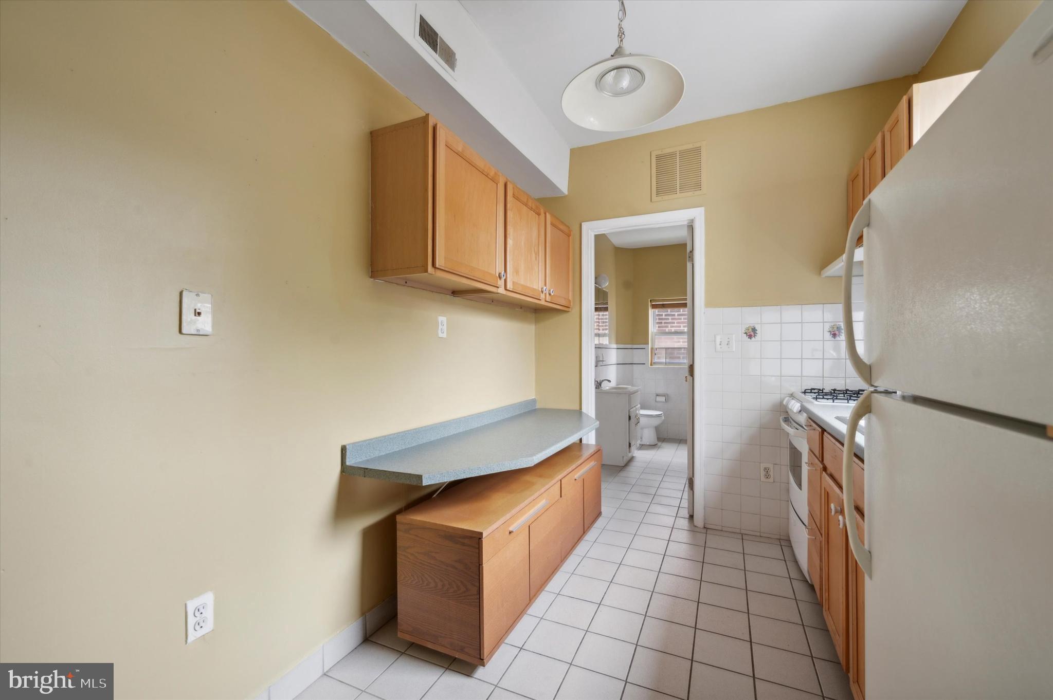 519 South 17th Street, Unit 3 Philadelphia, PA 19146 - Photo 3 of 8 a hallway with cabinets