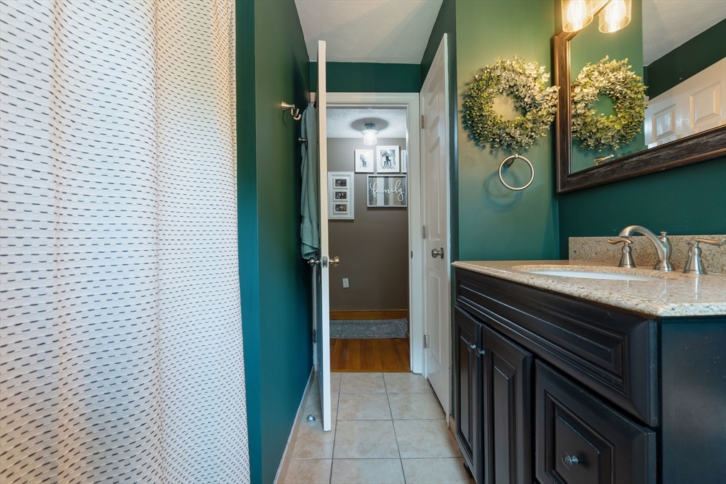 79 Martin Road Reading, MA 01867 - Photo 16 of 42