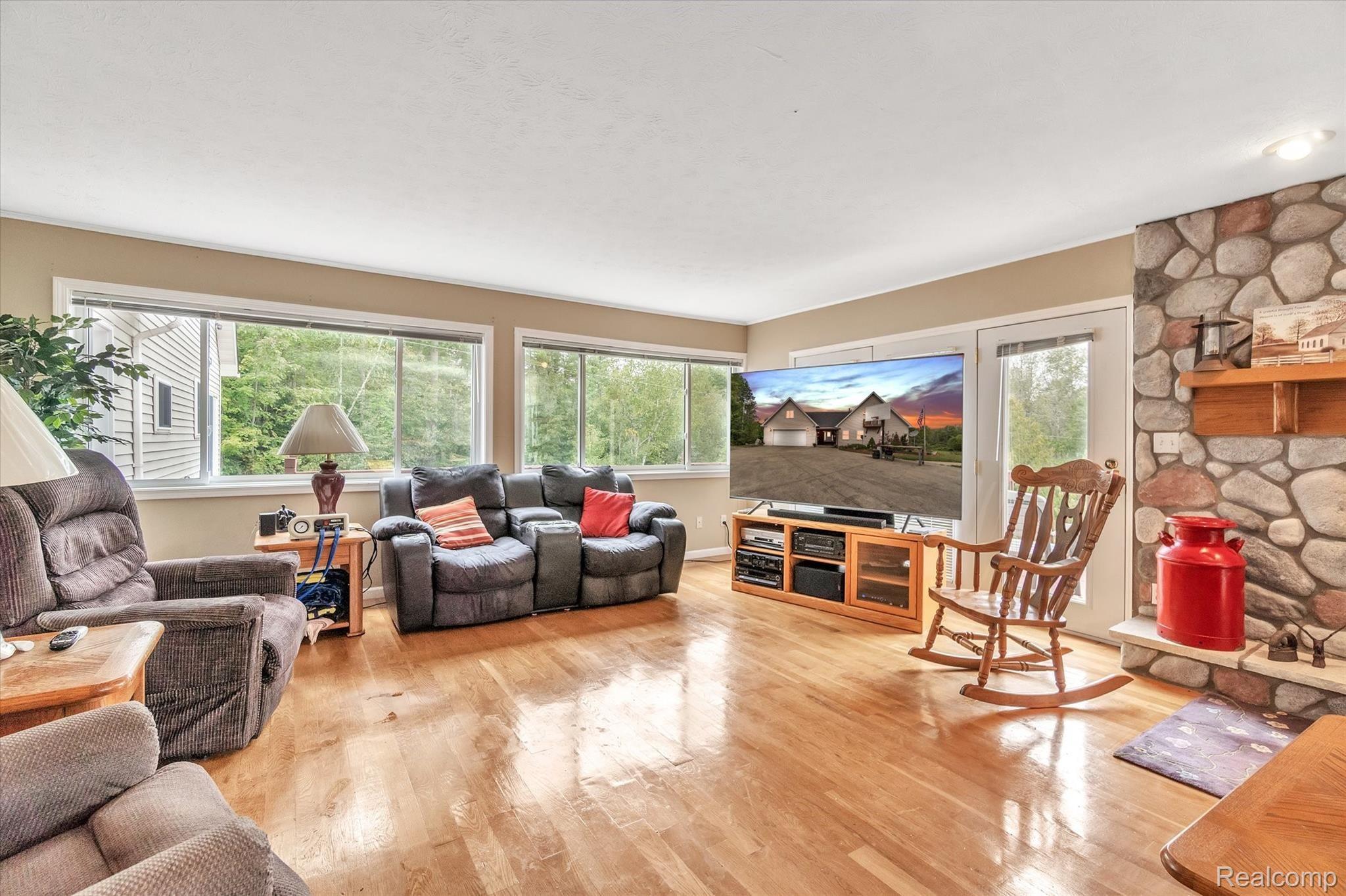 5380 Riverview Road Gladwin, MI 48624 - Photo 13 of 53 13-5380-Riverview-Rd-Gladwin-MI-48624-WindowStill-Real-Estate-Photography-13.jpg