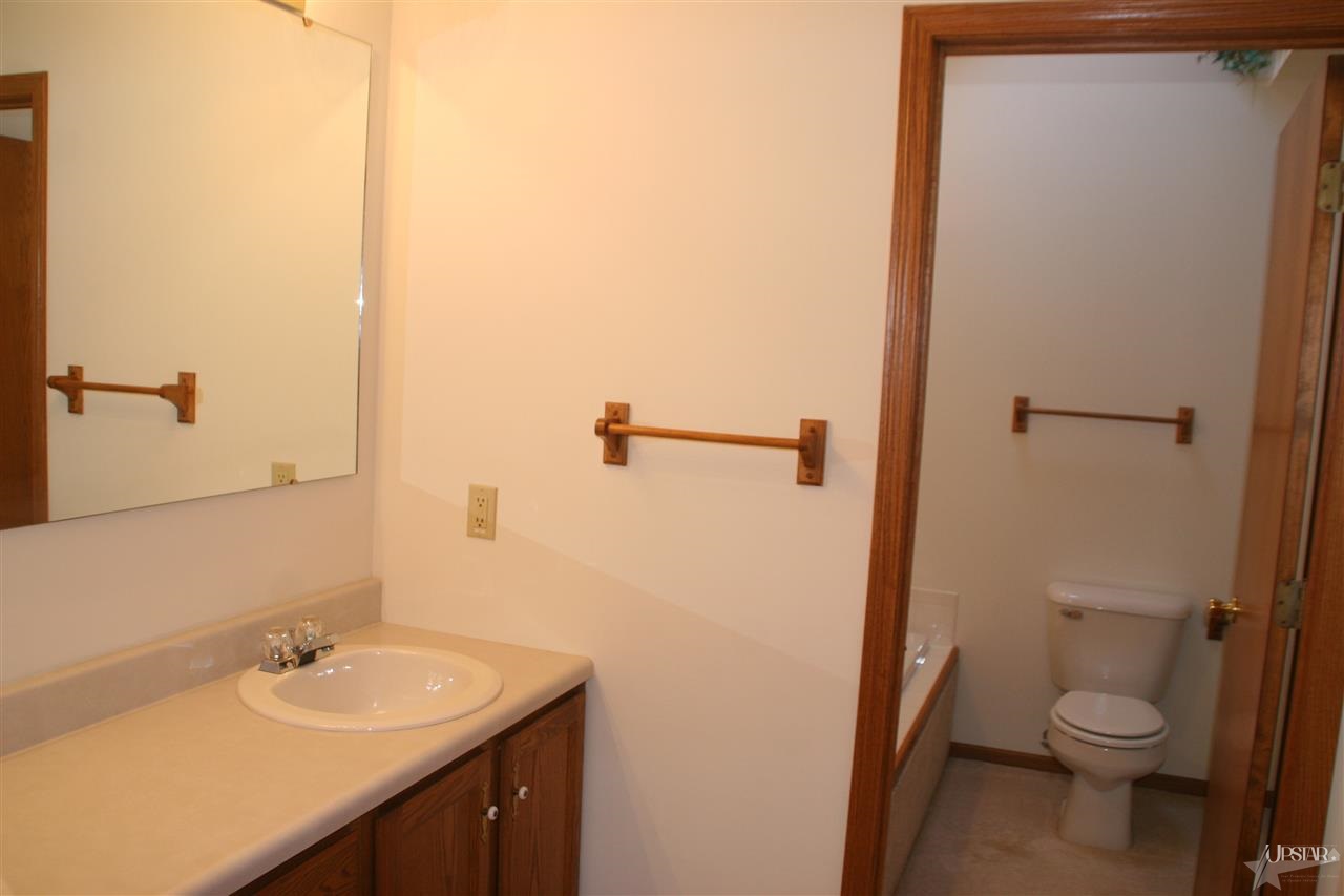 1227 Cross Pointe Decatur, IN 46733 - Photo 22 of 25