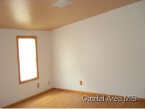 5673 Irwin Bridge Road Pleasant Plains, IL 62677 - Photo 14 of 23 Gallery Image 14