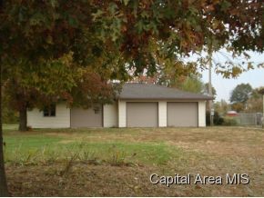 5673 Irwin Bridge Road Pleasant Plains, IL 62677 - Photo 2 of 23 Gallery Image 2