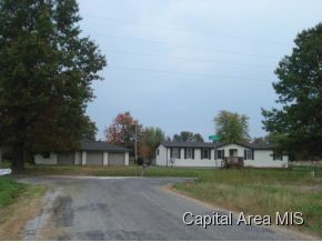 5673 Irwin Bridge Road Pleasant Plains, IL 62677 - Photo 3 of 23 Gallery Image 3