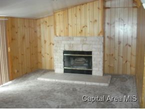 5673 Irwin Bridge Road Pleasant Plains, IL 62677 - Photo 7 of 23 Gallery Image 7