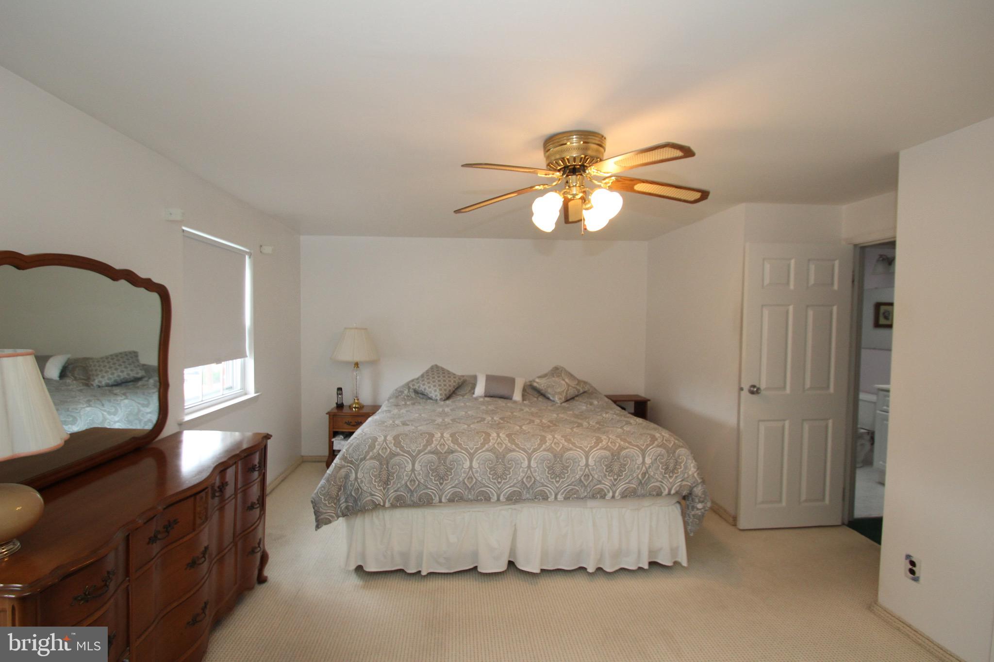12437 Barbary Road Philadelphia, PA 19154 - Photo 14 of 23