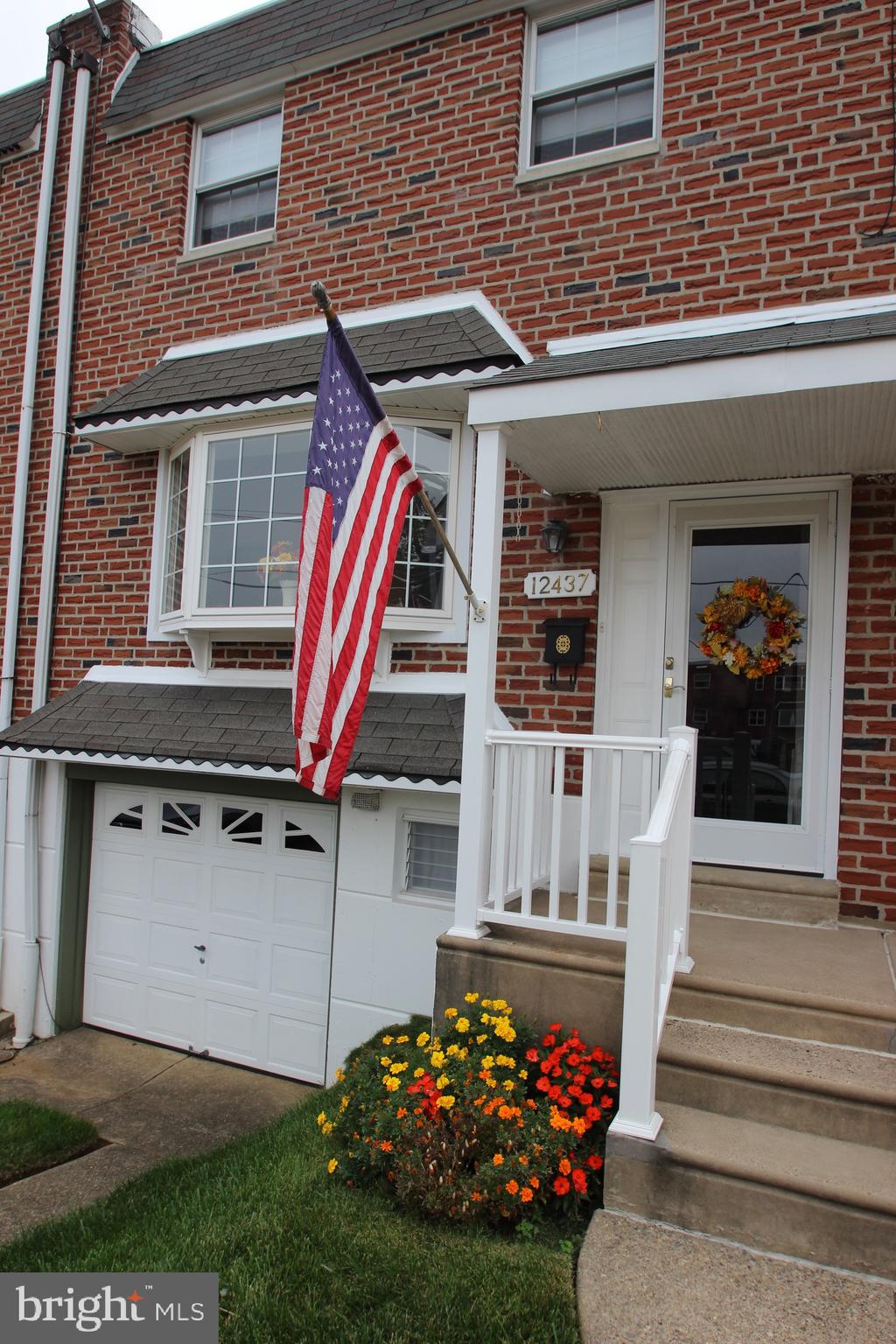 12437 Barbary Road Philadelphia, PA 19154 - Photo 3 of 23