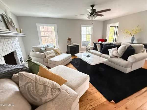 $498,000 | 1728 Charlotte Drive, Elizabethton, TN 37643