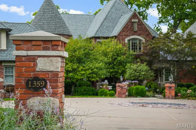 $4,449,000 | 1359 South Mason Road, St. Louis, MO 63131