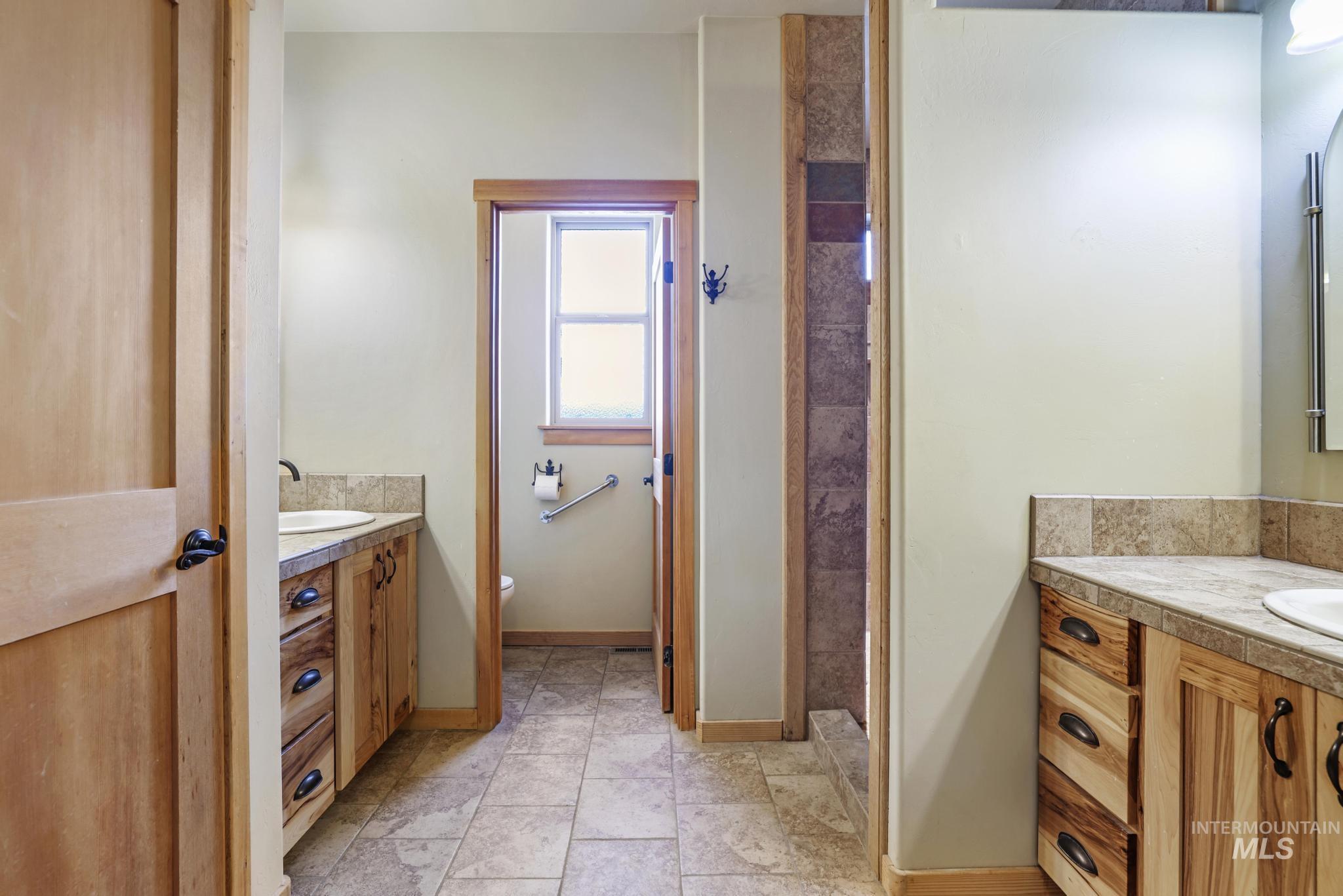 205 Edwards Drive Twin Falls, ID 83301 - Photo 23 of 49 Full bathroom featuring vanity