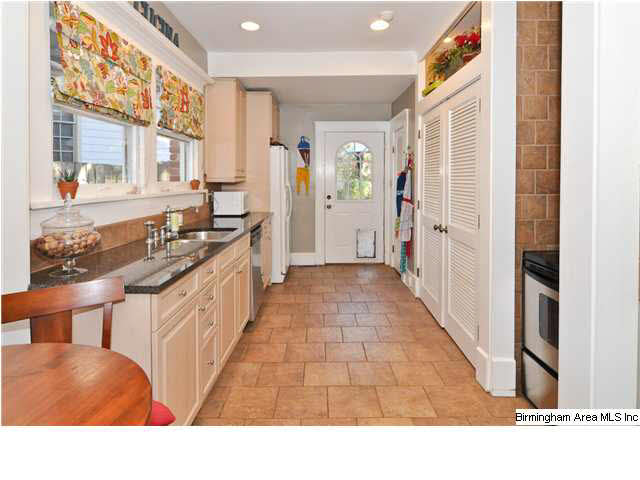 121 East Hawthorne Road Birmingham, AL 35209 - Photo 6 of 18