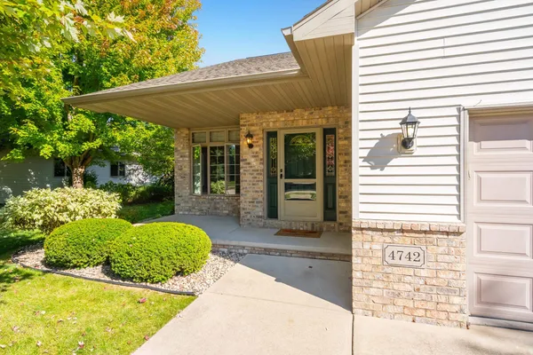 4742 North Providence Avenue, Appleton, WI 54913