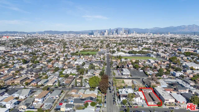 $1,600,000 | 871 East 49th Street, Los Angeles, CA 90011