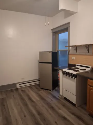 $1,000 | 3920 North Broadway, Unit 202, Chicago, IL 60613