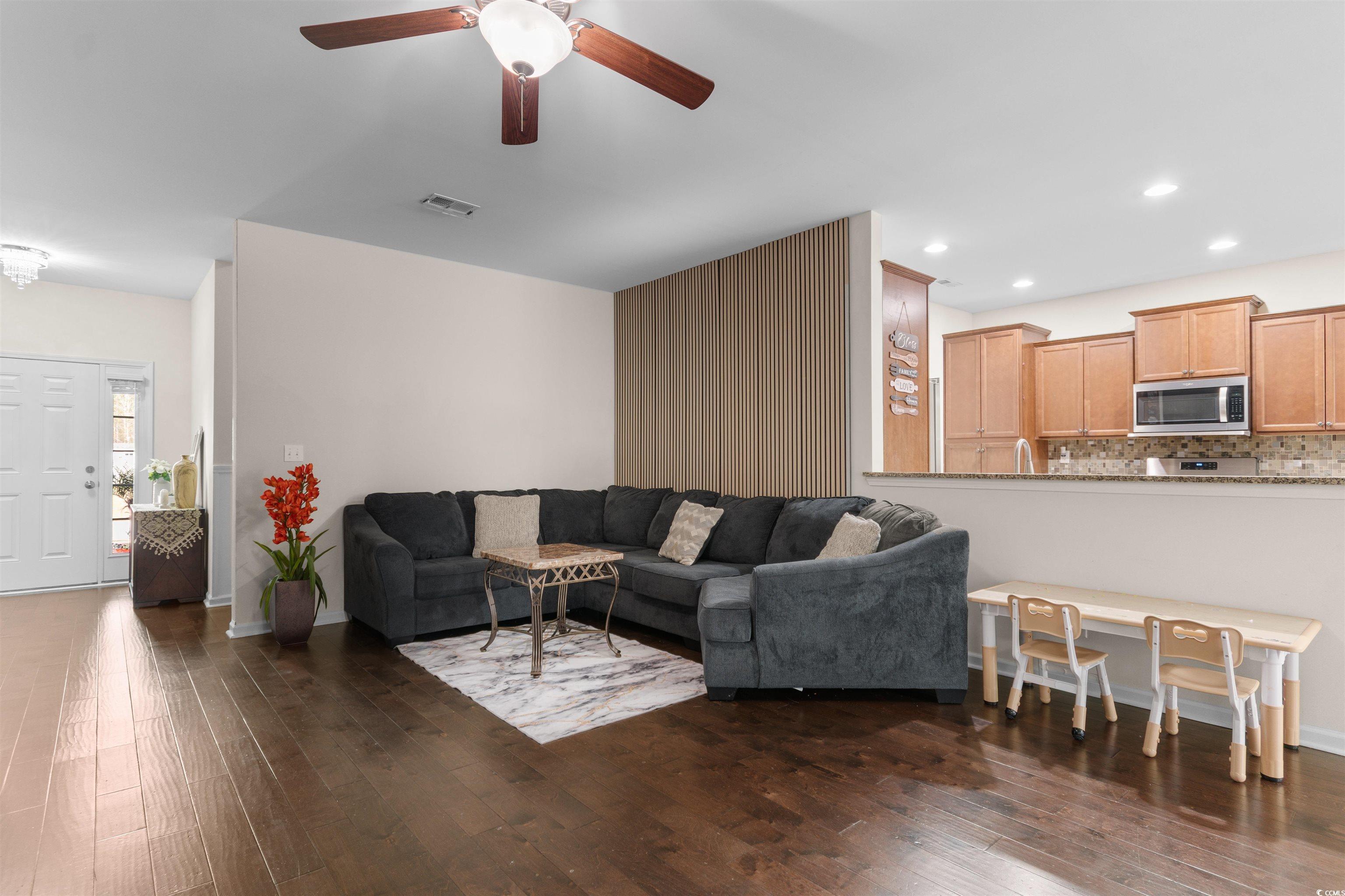 340 Barony Drive Conway, SC 29526 - Photo 5 of 40