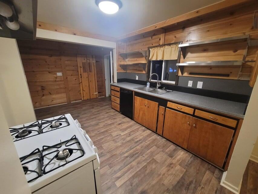 2104 Spring Street Medford, OR 97504 - Photo 10 of 24 7