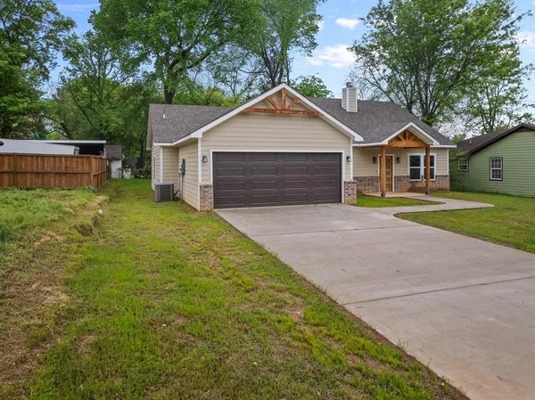$285,000 | 226 Moreland Street, Pittsburg, TX 75686