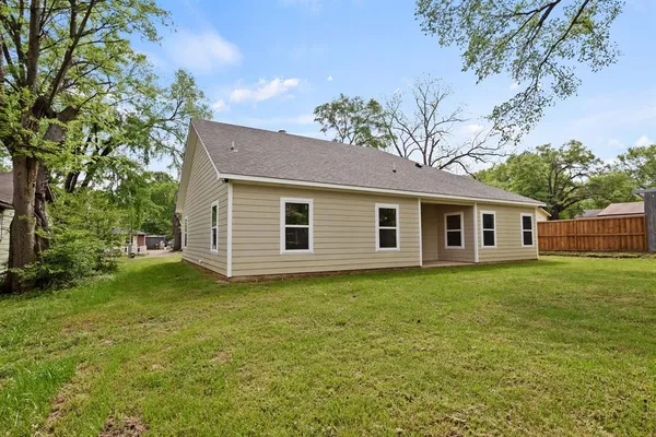 $285,000 | 226 Moreland Street, Pittsburg, TX 75686