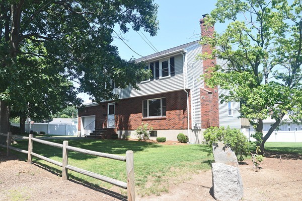 55 Mallard Road Quincy, MA 02169 - Photo 2 of 15 Gallery Image 2
