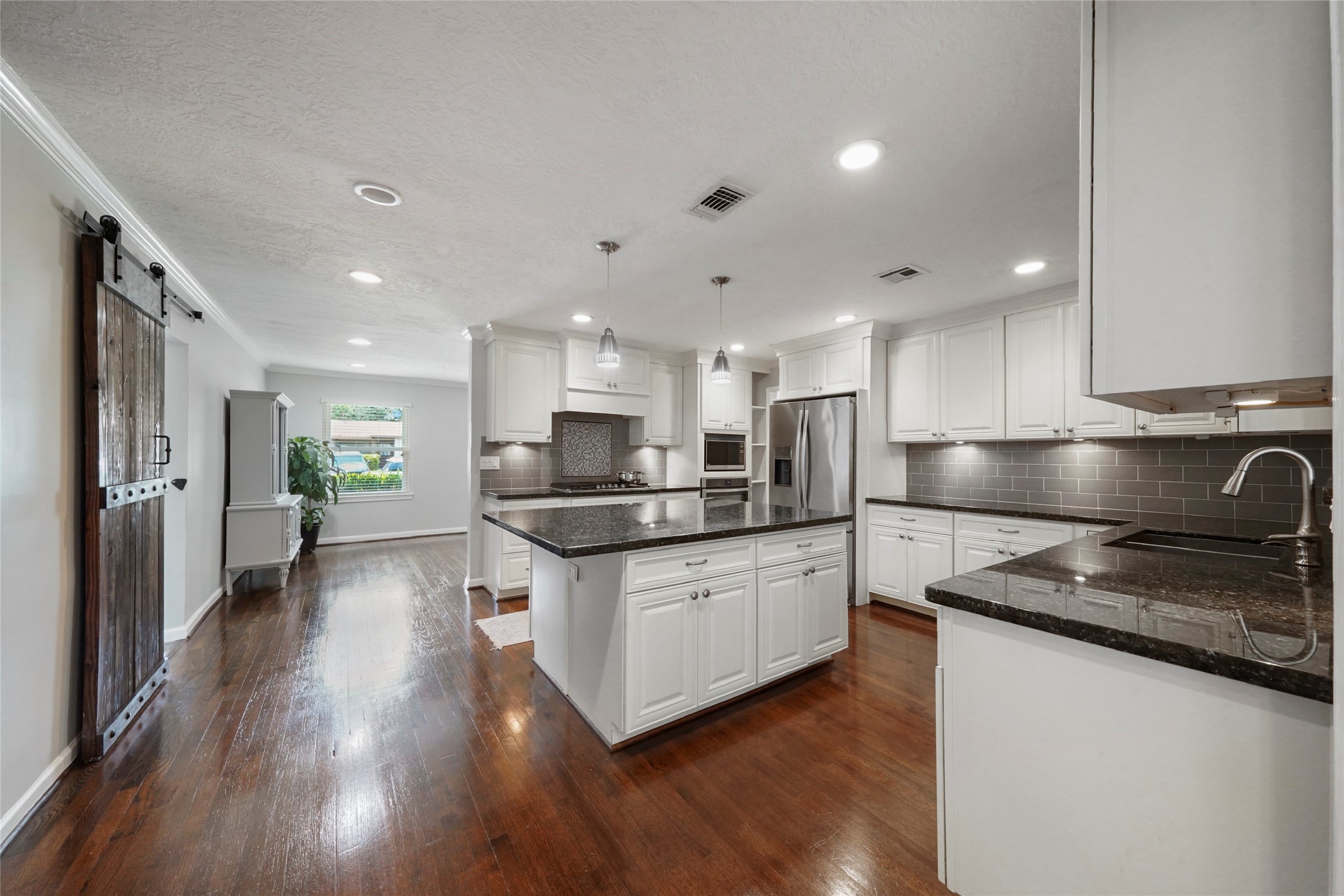 1803 Libbey Drive Houston, TX 77018 - Photo 14 of 44