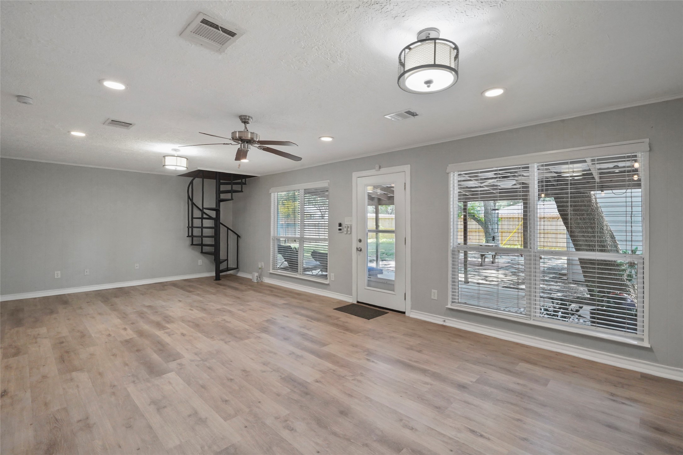 1803 Libbey Drive Houston, TX 77018 - Photo 20 of 44 Formal Dining area which has natural lighting and
great view of the backyard which has a covered
patio area and double pane windows.