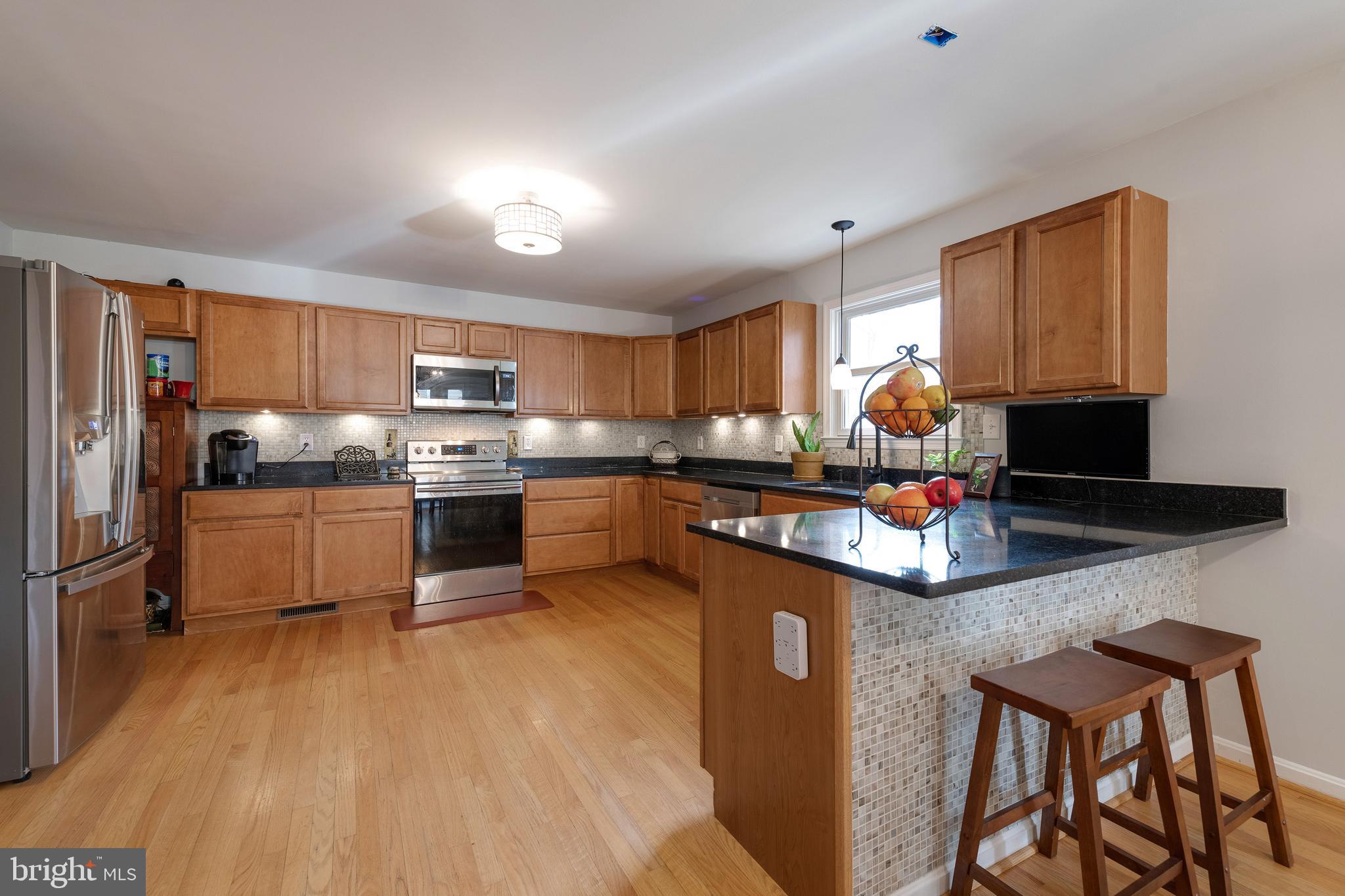 3623 Calvert Street Edgewater, MD 21037 - Photo 11 of 38 Large Kitchen
