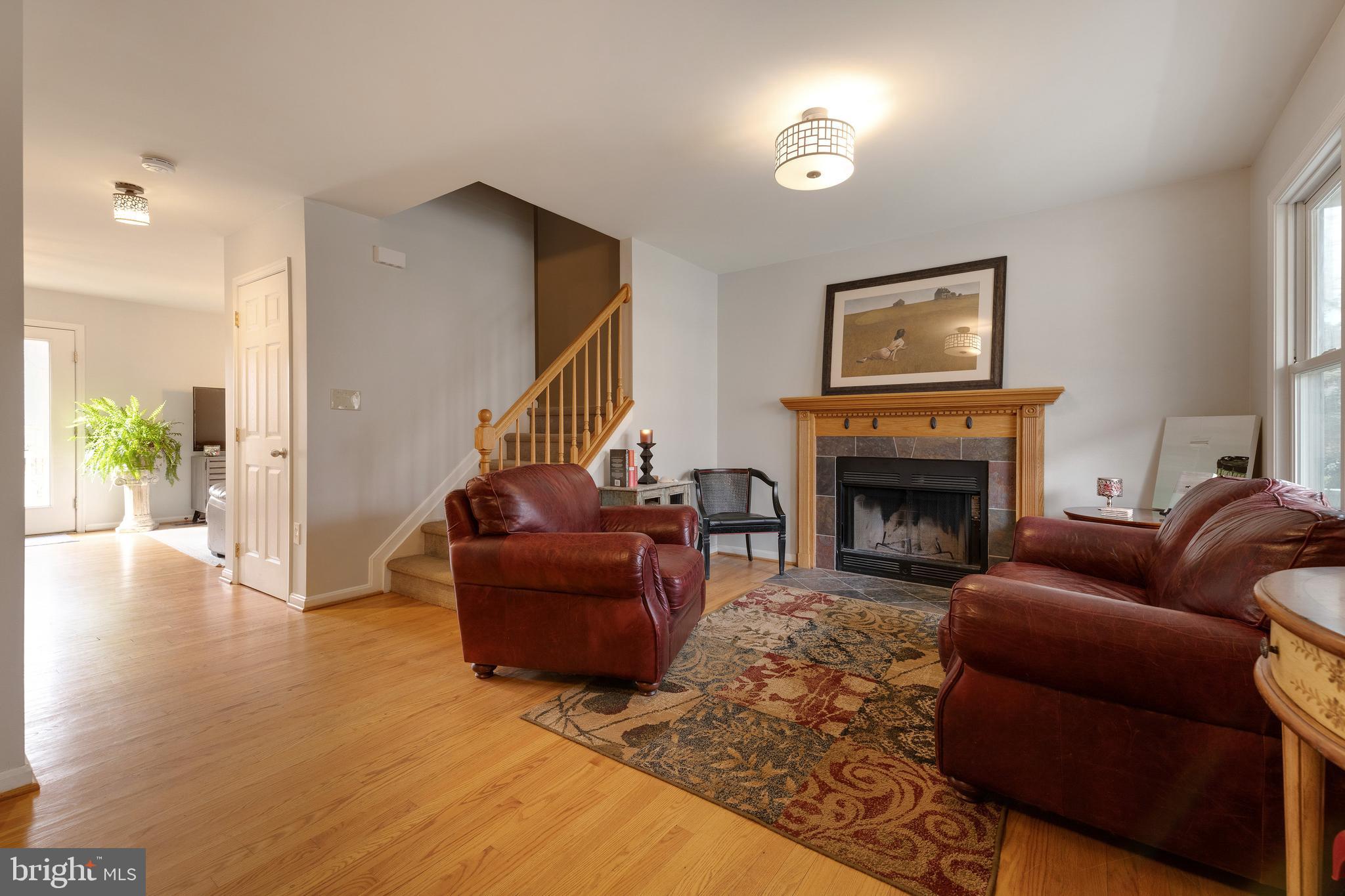 3623 Calvert Street Edgewater, MD 21037 - Photo 3 of 38 Living Room 1