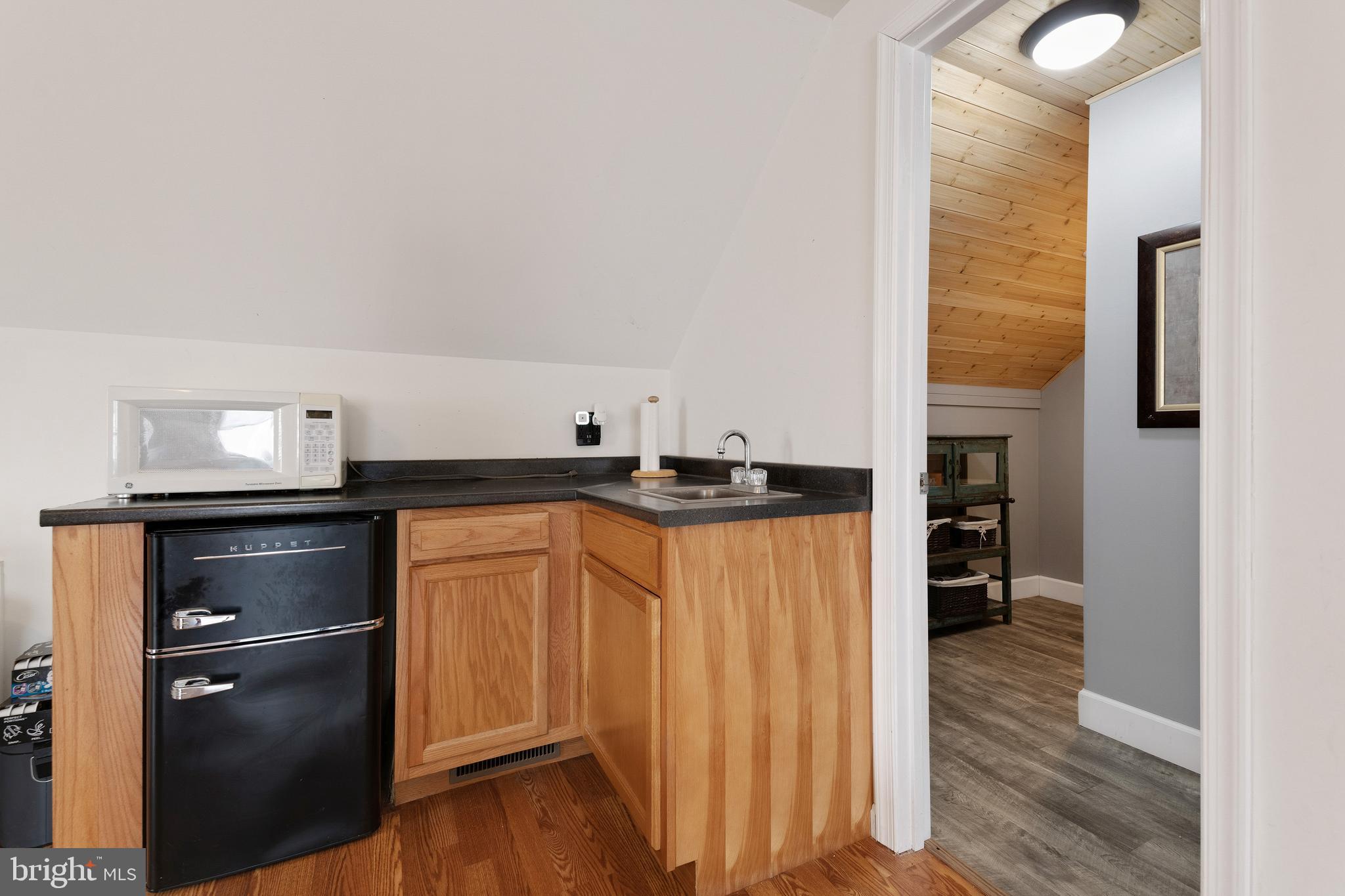 3623 Calvert Street Edgewater, MD 21037 - Photo 33 of 38 Kitchenette on 3rd Level