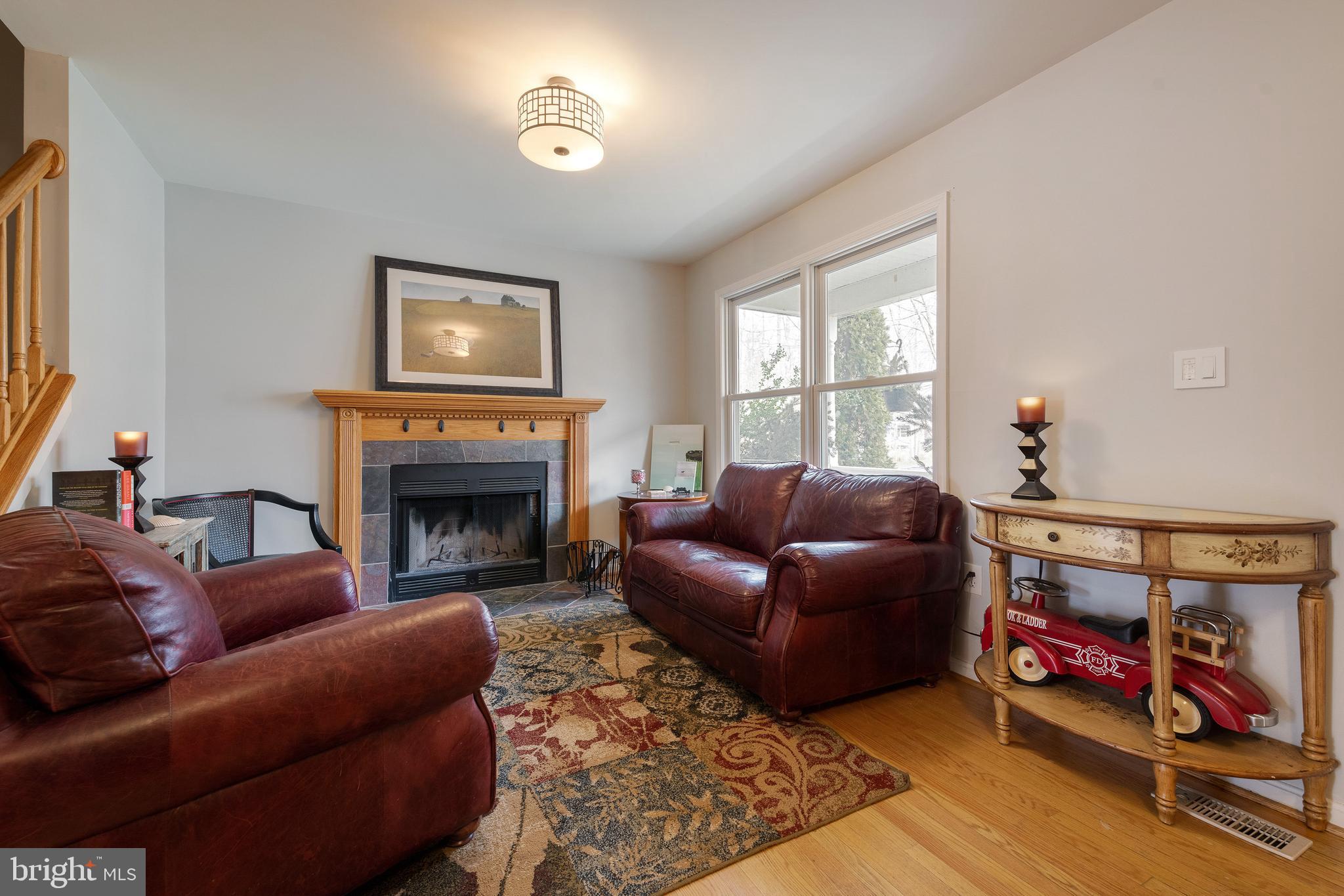 3623 Calvert Street Edgewater, MD 21037 - Photo 5 of 38 Living Room 2