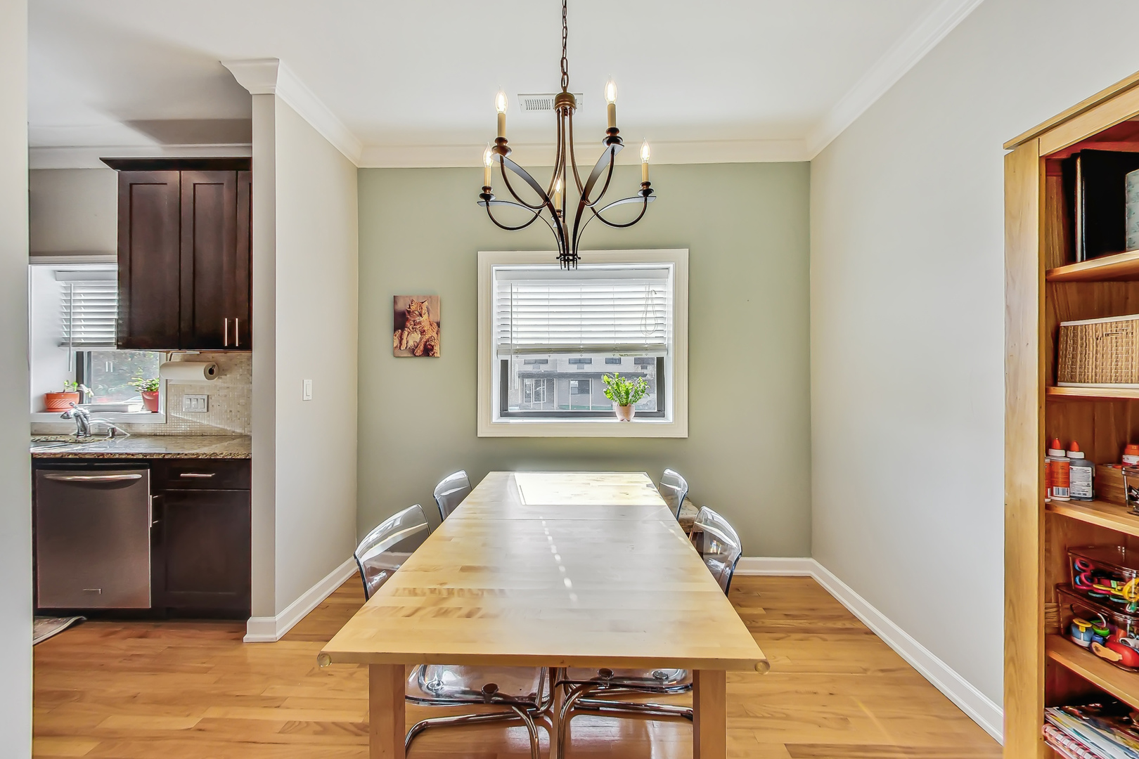 6956 North Ridge Boulevard, Unit 1 Chicago, IL 60645 - Photo 8 of 26 Gallery Image 8