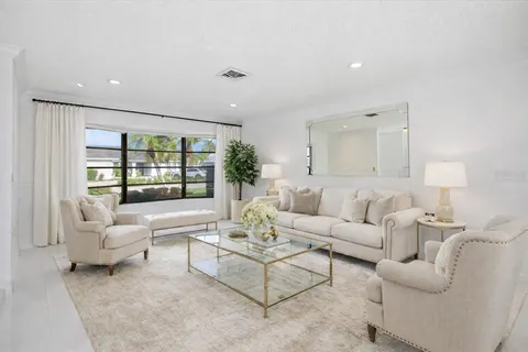 $529,000 | 952 East Gondola Drive, Venice, FL 34293