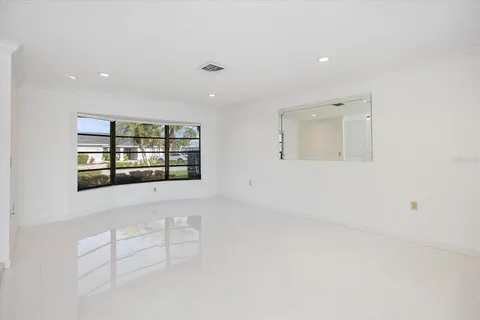 $529,000 | 952 East Gondola Drive, Venice, FL 34293