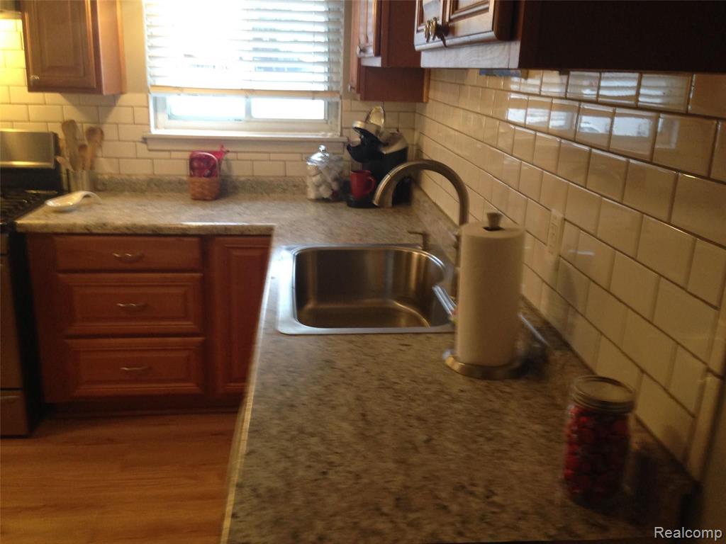 9727 Middlebelt Road Livonia, MI 48150 - Photo 9 of 21