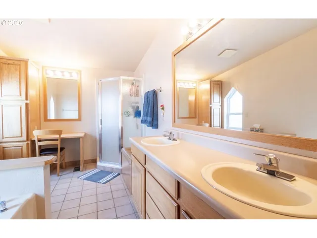 $355,000 | 155 South 20th Avenue, Elgin, OR 97827