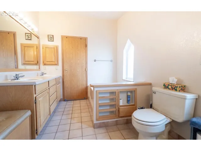 $355,000 | 155 South 20th Avenue, Elgin, OR 97827